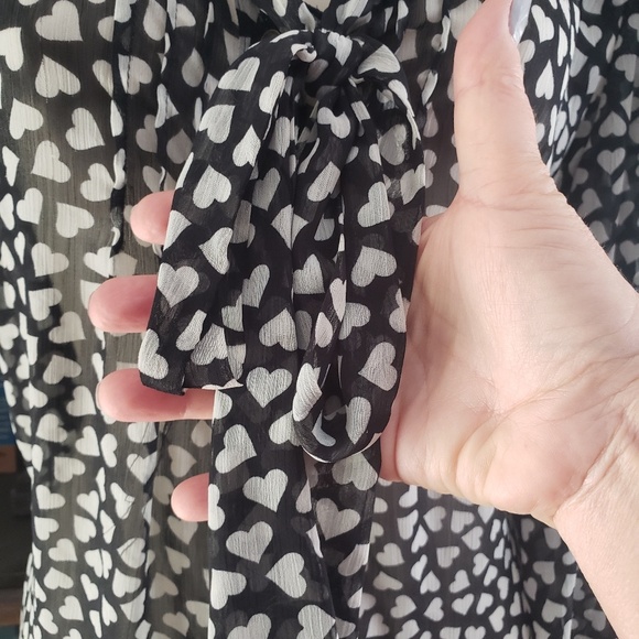 Black and White Sheer blouse - Picture 3 of 3